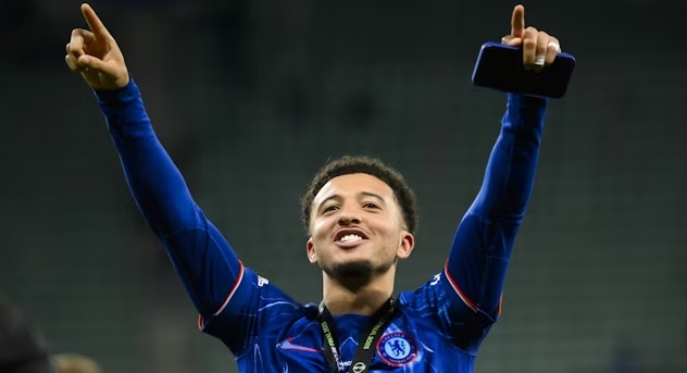 Sancho tỏa sáng, Chelsea đăng quang Conference League và tương lai bất định ở Stamford Bridge