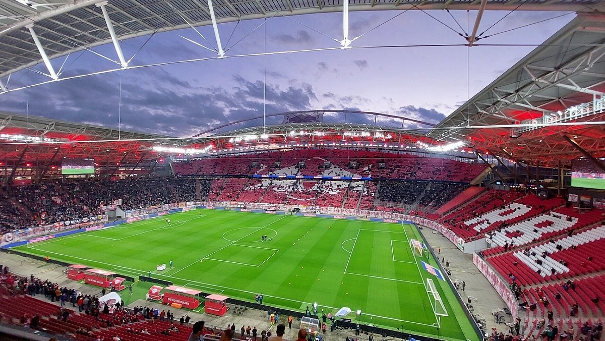 Red Bull Arena Leipzig: Huyền Thoại Phục Sinh Từ Zentralstadion
